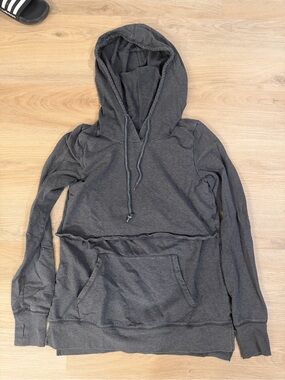 Older Style Latched Mama Nursing Sweatshirt